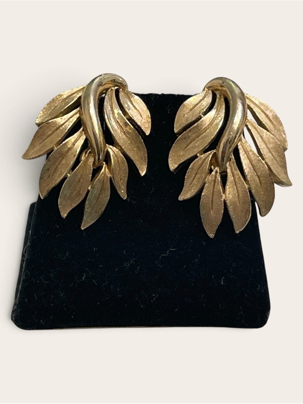 Vintage Crown Trifari Gold Leaf Cluster Clip Earrings - Women Jewelry